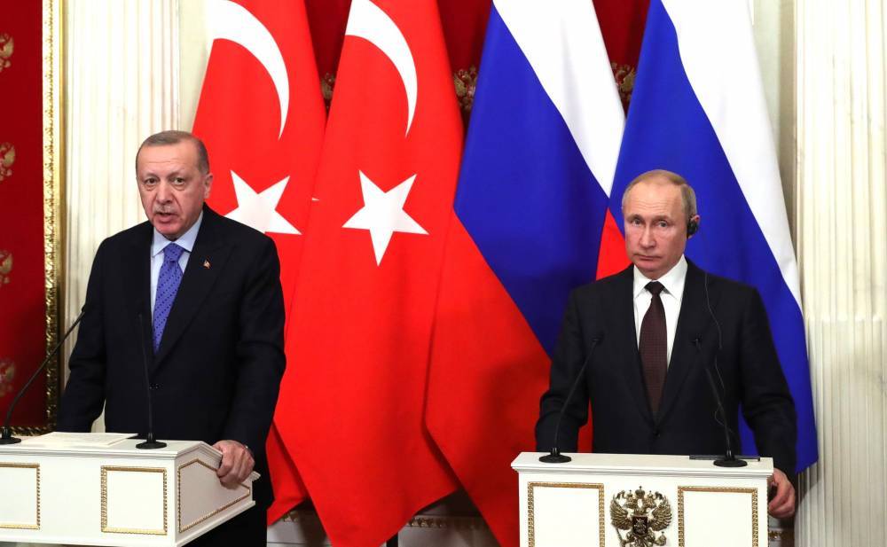 Путин и Эрдоган обсудили по телефону ситуацию в Ливии