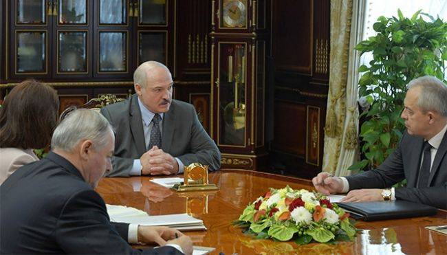 Лукашенко о бизнесе: Прошерстить этих пузатых буржуев