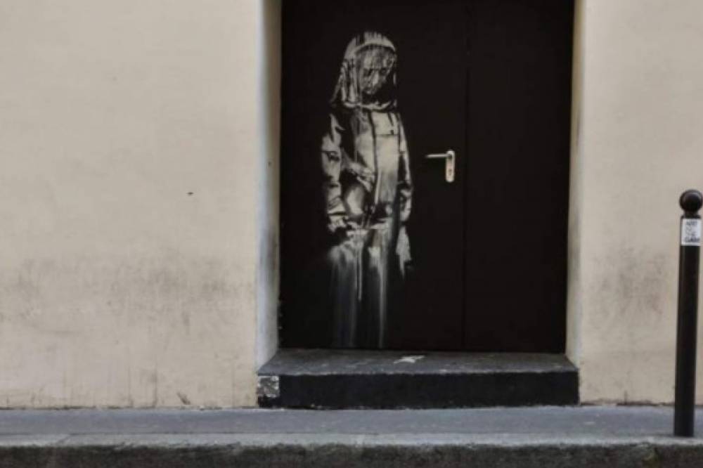 Украденную работу Бэнкси, которую он нарисовал на дверях парижского концерт-холла, нашли в Италии