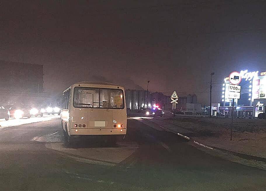 Пассажирский автобус в Уфе сбил двух пешеходов