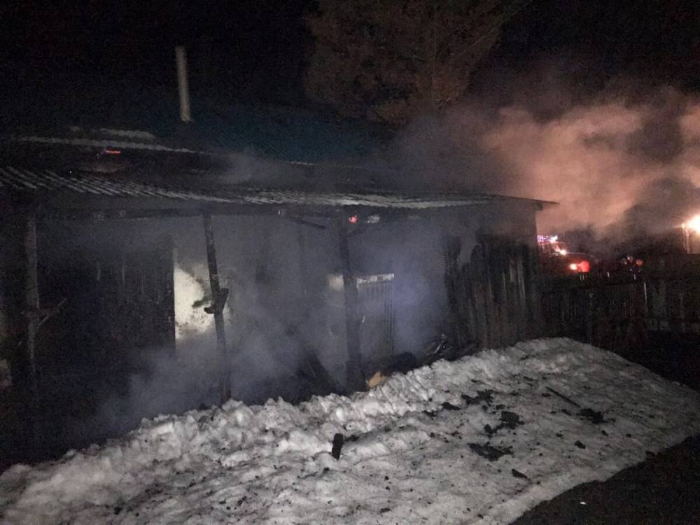 В Башкирии за ночь в пожарах сгорели два человека