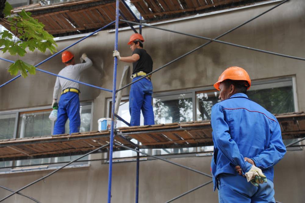 Возобновляются работы по капитальному ремонту домов в Подмосковье