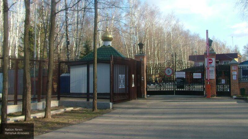 Россияне назвали место на кладбище практичным подарком