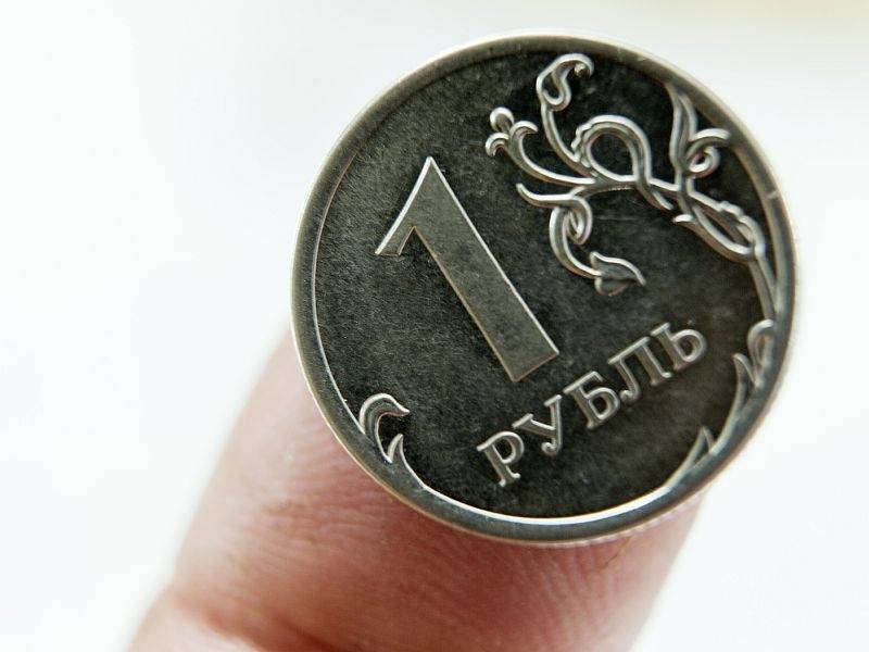 Сергей Хестанов: Рубль девальвируют без шума и пыли