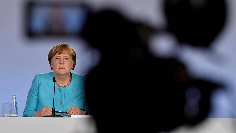 Белый дом отверг намерение наказать Меркель выводом военных из ФРГ