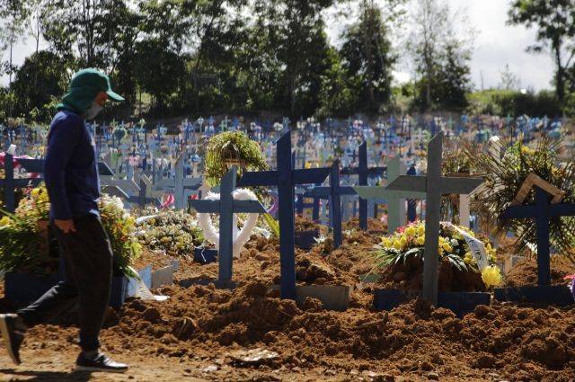 Число жертв COVID-19 в Бразилии превысило 39 тысяч