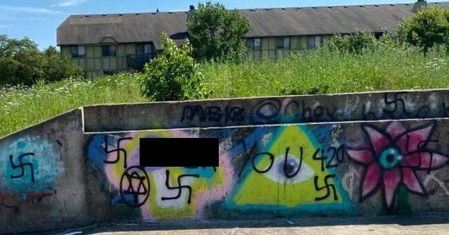 В Огайо подростки нарисовали граффити в виде свастики рядом со Звездой Давида