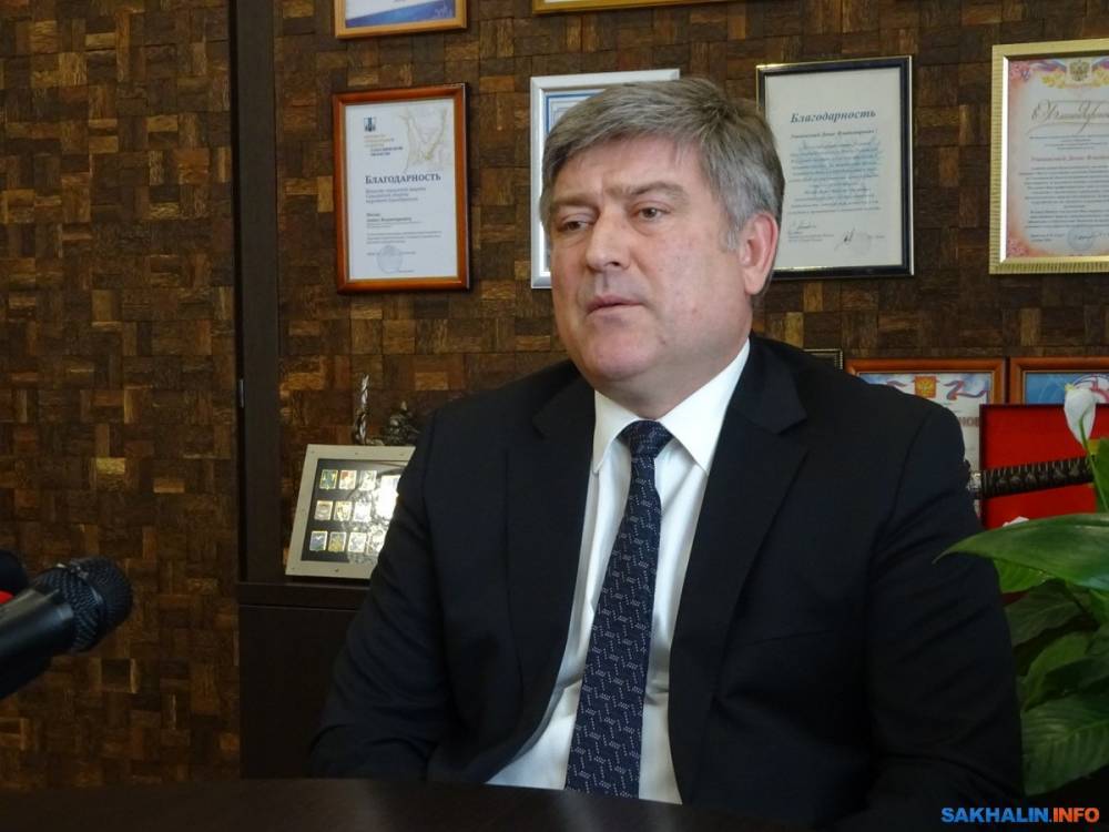 Руководителя сахалинского Пенсионного фонда задержали за взятку