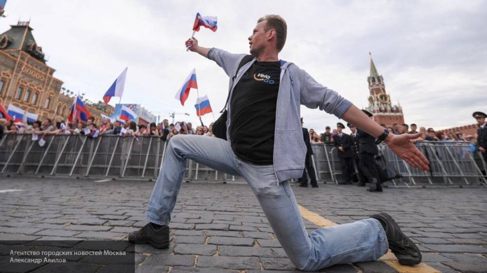 Девять из десяти россиян считают себя патриотами своей страны