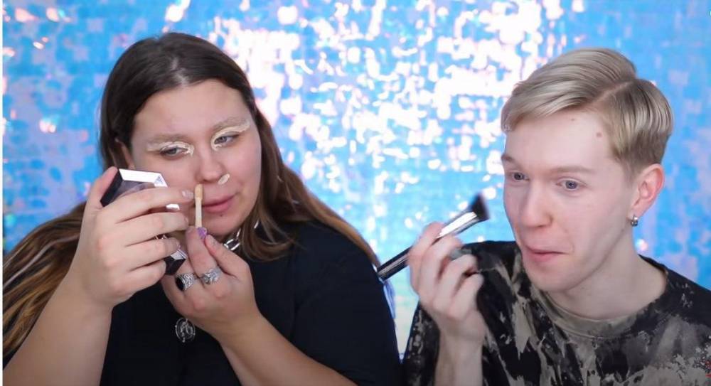 Солистка KAZKA запустила Beauty Vlog и показала себя без макияжа