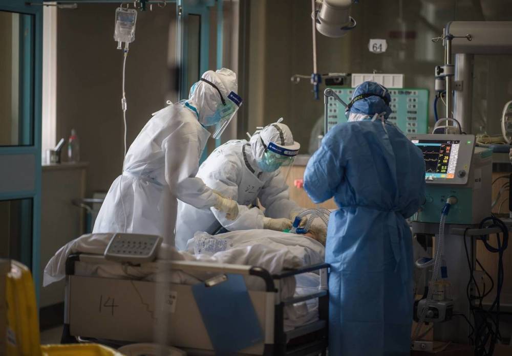 В России, по официальным данным, выявили 8779 новых случаев коронавируса. Общее число заражений превысило полмиллиона