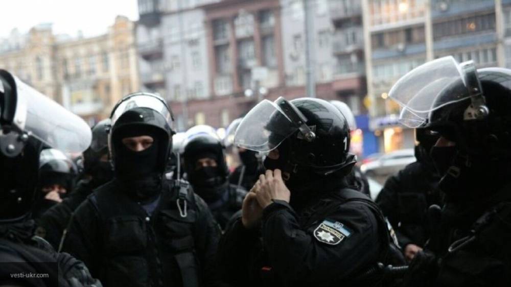 Силовики проводят обыски в здании Белгазпромбанка