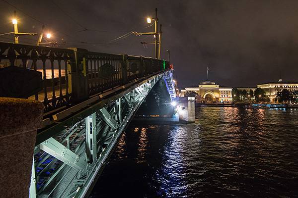 В Петербурге не будут разводить мосты в День России