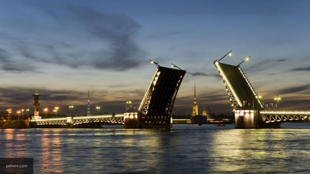 Развод мостов в Санкт-Петербурге отменили в связи с Днем России