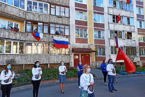 Жители Ленобласти 12 июня споют гимн России со своих балконов