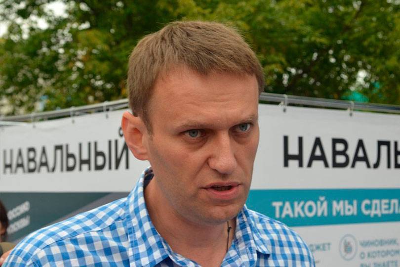 О желании провести митинг в Москве против обнуления сроков Путина 27 июня, заявил оппозиционер Навальный