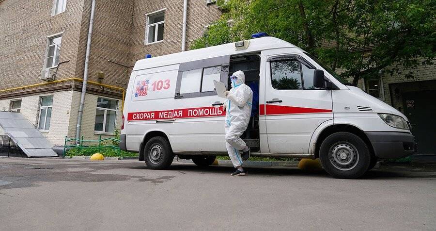 Более половины новых заболевших коронавирусом в Москве младше 45 лет