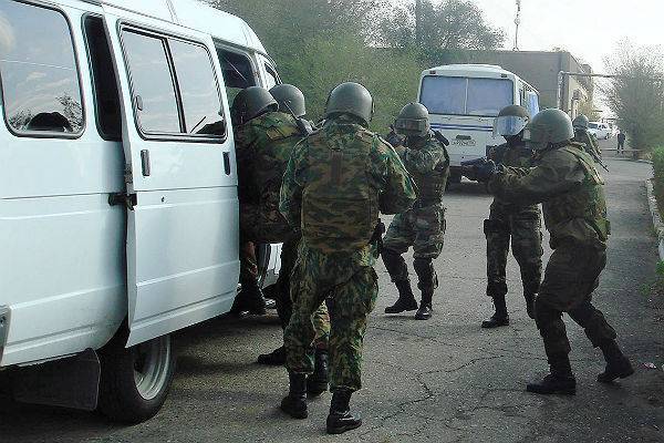 ФСБ поймала банду подпольных оружейников и изъяла почти 200 стволов