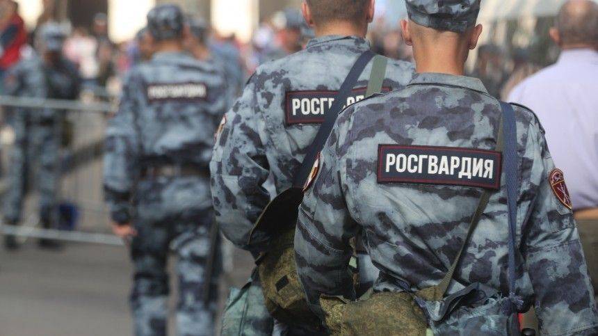 Росгвардия проверяет действия сотрудника, угрожавшего «подкинуть наркоту» москвичу
