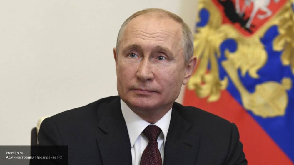 Путин примет участие в церемонии подъема флага РФ на Поклонной горе 12 июня