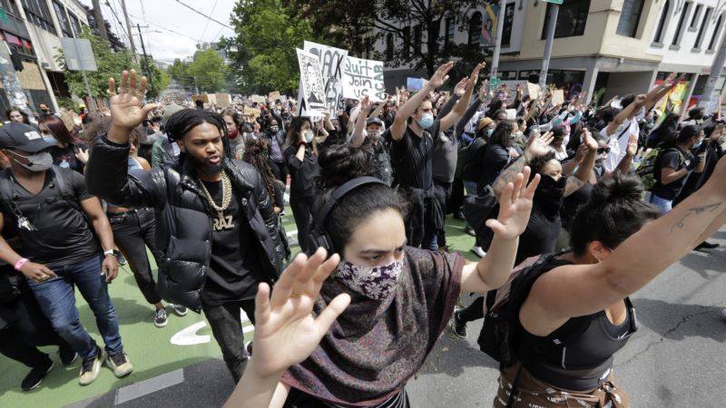 Демонстранты оккупировали мэрию Сиэтла