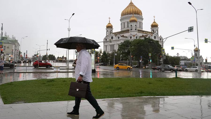 МЧС выпустило экстренное предупреждение о грозе и граде в Москве