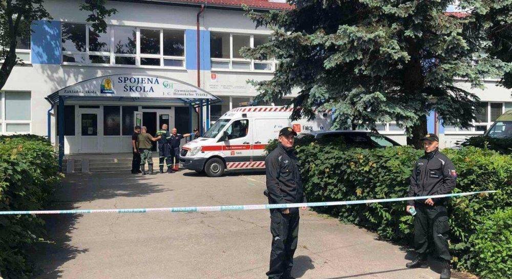 В Словакии мужчина с ножом проник в школу: есть погибшие и раненые (фото)