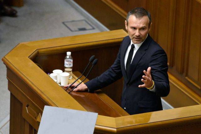 Лидер «Океана Эльзы» Вакарчук отказался от мандата депутата Рады