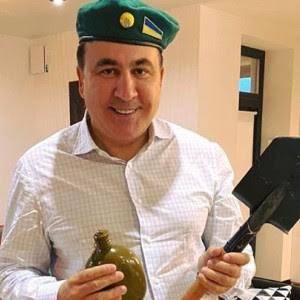 Саакашвили предложил себя в передовики борьбы против Иванишвили