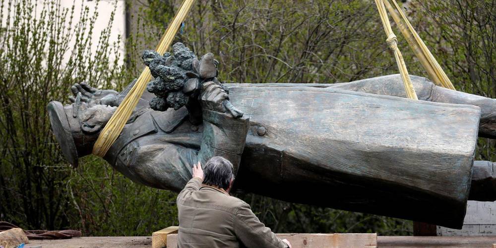 Россия выразила готовность выкупить снесенный в Праге памятник Коневу