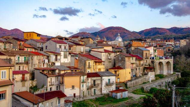 "Операция красота": В Италии начали продавать дома за один евро