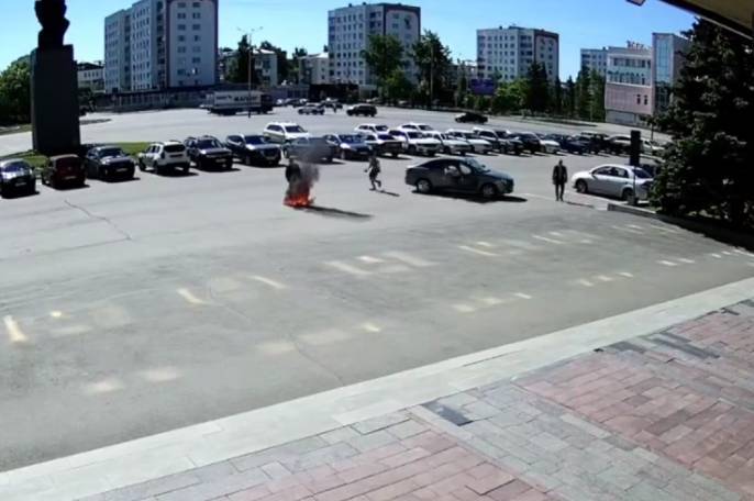 Житель Башкирии устроил акт самосожжения у городской мэрии