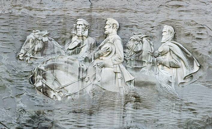 CNN (США): надо убрать барельеф на Стоун-Маунтин и прочие памятники Конфедерации