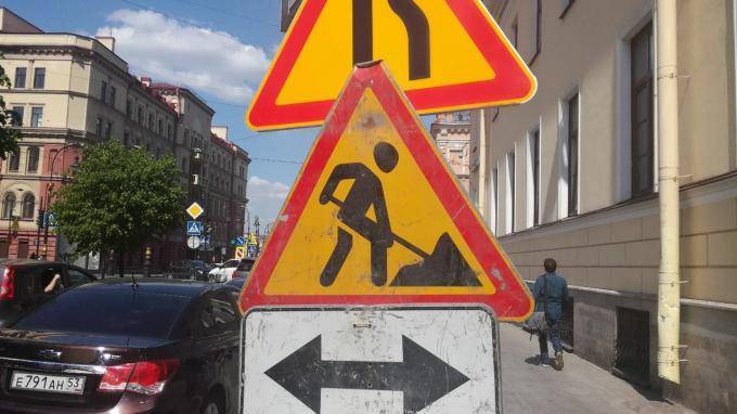 Смольный ищет подрядчиков для ремонта двух улиц города - piter.tv - Санкт-Петербург