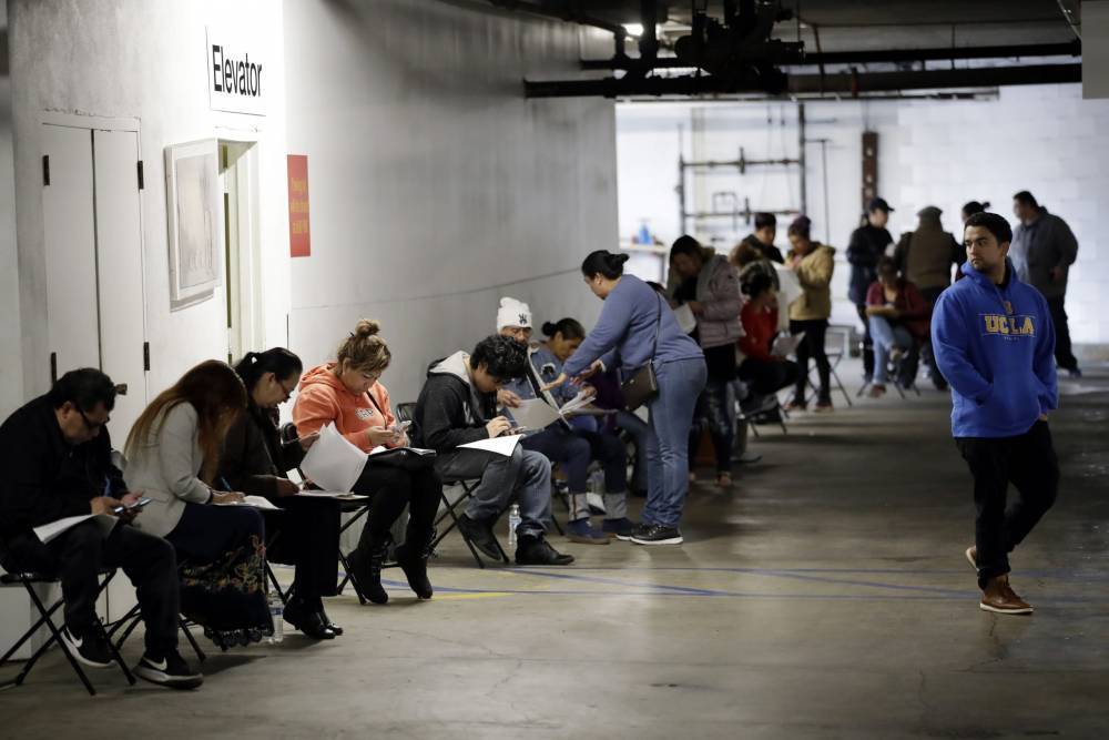 В США появилось еще полтора миллиона безработных