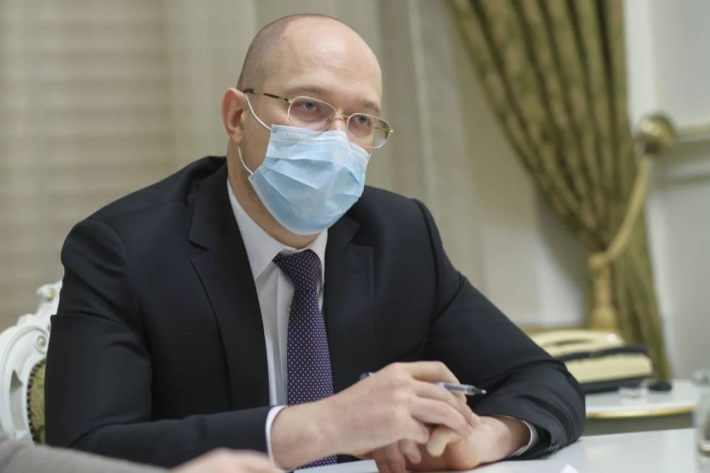 Шмыгаль выступил против отставки Авакова и попросил не политизировать вопрос