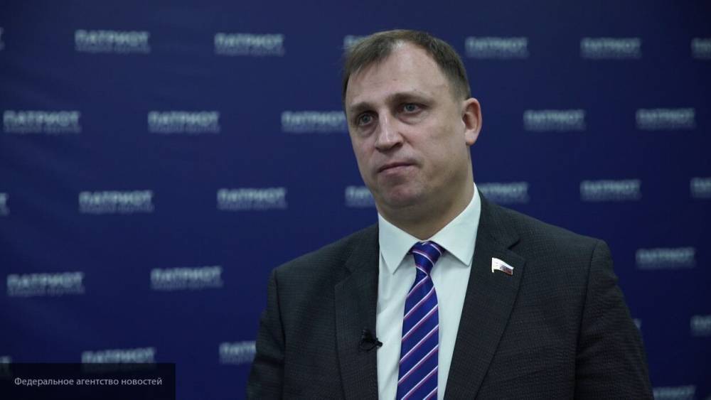 Депутат Вострецов предложил сделать коллективный договор обязательным для бизнеса