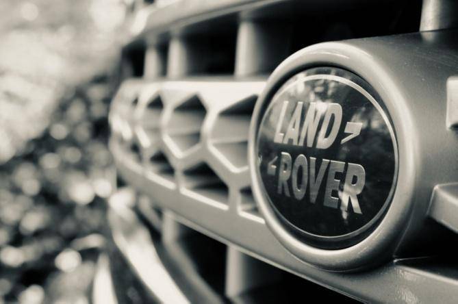 Первые 130 автомобилей Land Rover Defender уже доступны для заказа в России