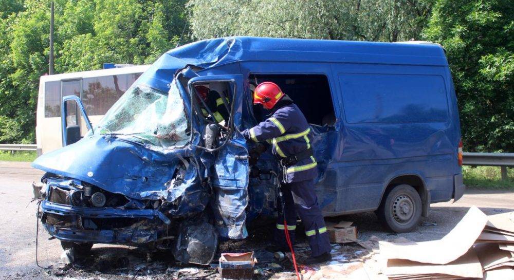 В Хмельницкой области в жутком ДТП погибли трое человек (фото)