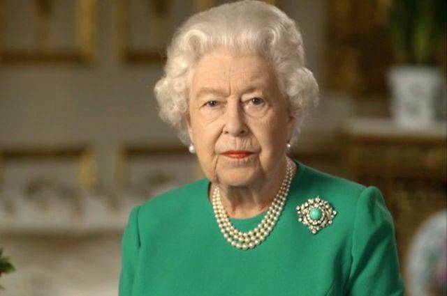 Королева Елизавета II впервые участвовала в видеоконференции через Zoom