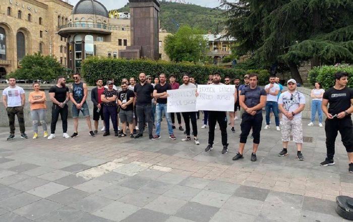 В Тбилиси спортсмены устроили акцию с требованием открыть спортзалы
