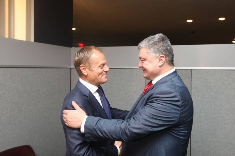 Европа приняла мужественное решение о предоставлении Украине безвиза - Порошенко поблагодарил Туска за поддержку