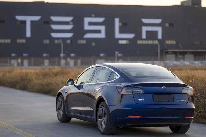 Tesla стала самым дорогим автопроизводителем мира. Акции впервые превысили $1000