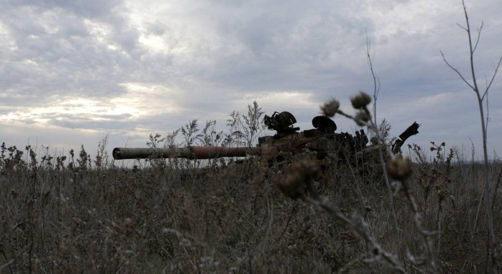 Боевики на Донбассе сегодня во время обстрелов ранили трех украинских военных