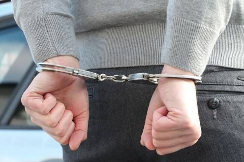 В Николаевской области ранее судимый мужчина изнасиловал свою 13-летнюю падчерицу
