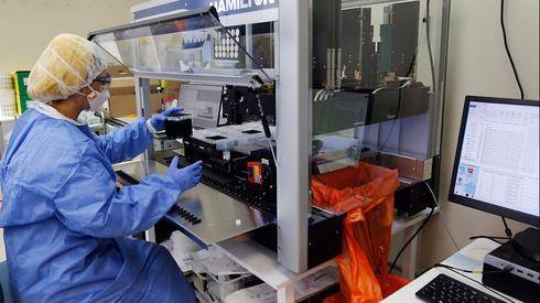 Лаборатории коронавируса: работаем на износ, растет вероятность ошибок