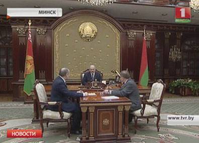 Глава государства встретился с председателем Нацбанка и премьер-министром страны