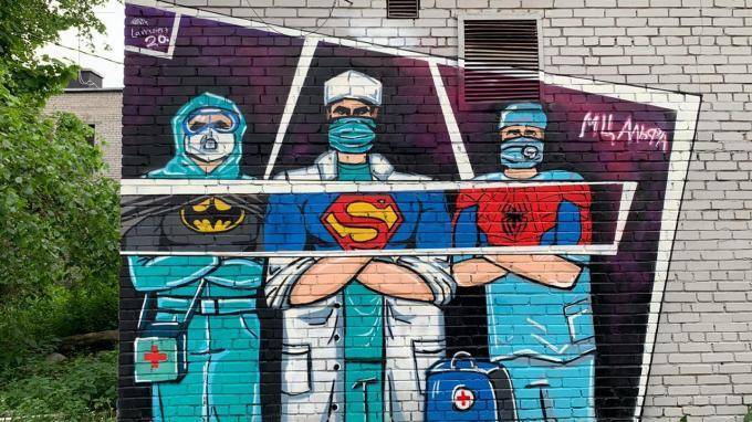 В Ленобласти появились граффити, посвященные врачам и волонтерам