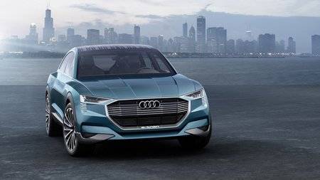 В России начались продажи электрического кроссовера Audi e-tron