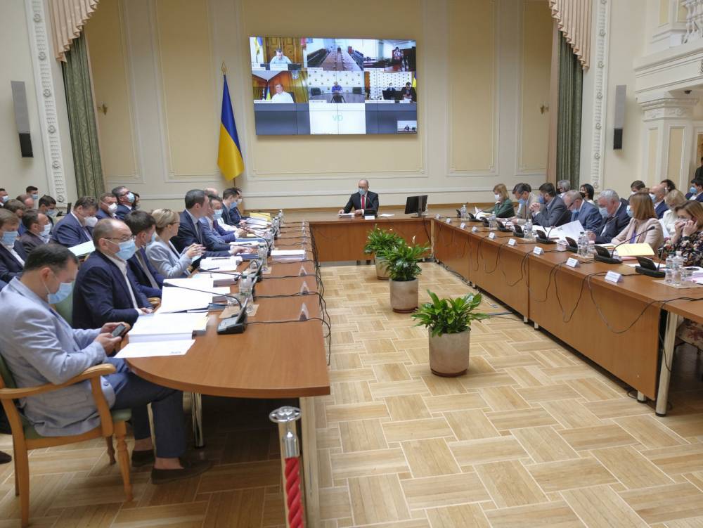 Кабмин Украины назначил министру оборону седьмого заместителя. За 2019 год он задекларировал 13 тыс. грн дохода